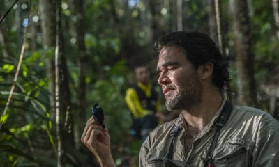 Ex-refém das Farc encontra ex-sequestradores para observação de aves e promove reconciliação