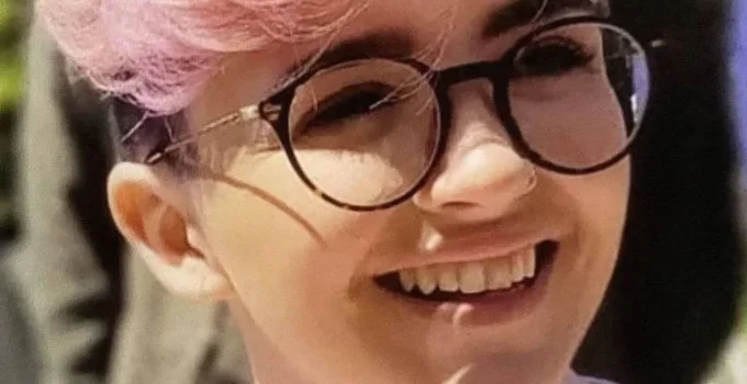 Mãe de jovem britânica que se suicidou após comprar substância de Kenneth Law: 'Ele deveria apodrecer no inferno'