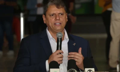 Tarcísio se diz contra apostas online, mas critica 'oportunismo eleitoral' de Lula