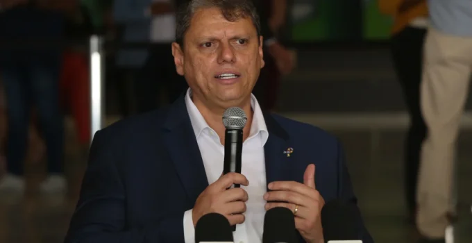 Tarcísio se diz contra apostas online, mas critica ‘oportunismo eleitoral’ de Lula Tarcísio se diz contra apostas online, mas critica 'oportunismo eleitoral' de Lula