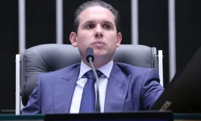 Mensagens sugerem "sociedade" entre Arthur Lira e dono do Banco Master em negociação de terreno