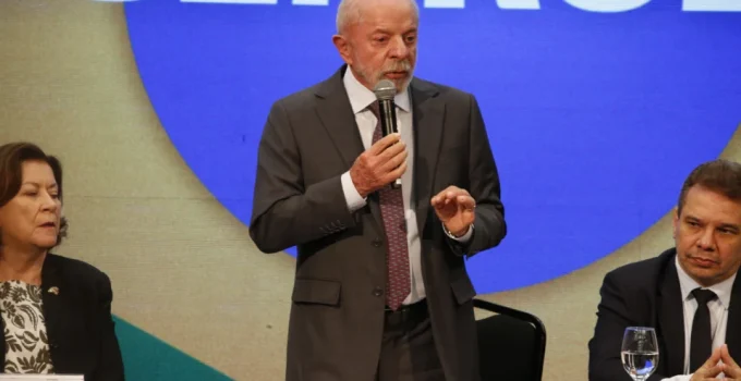 Lula diz que clubes "se virem" após proibição de apostas e minimiza impacto financeiro