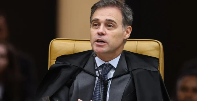 Mendonça vota para manter remoção de posts sobre Nossa Senhora Aparecida