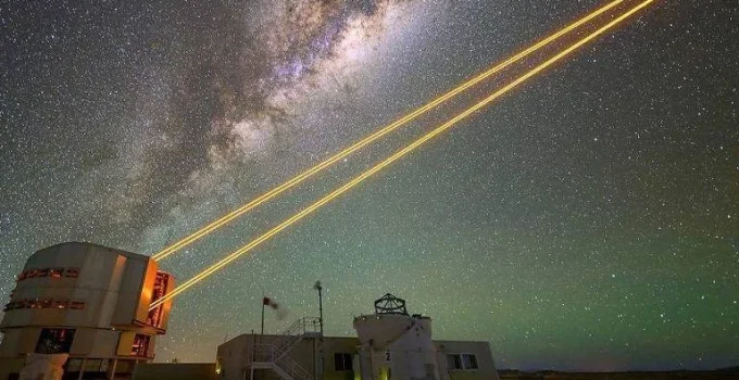 Estrelas artificiais: a ciência por trás dos lasers gigantes que ajudam astrônomos a desvendar o cosmos