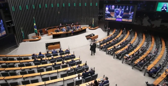 Eleitor paranaense e candidatos: um retrato com mais diferenças do que semelhanças