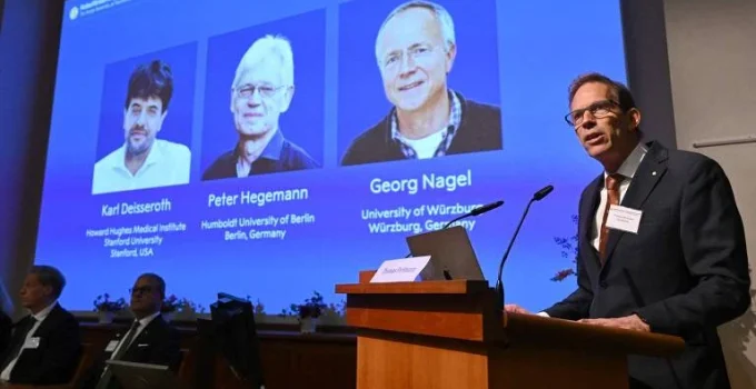 Nobel de Medicina de 2026 premia trio por revolucionar o estudo do cérebro com a optogenética