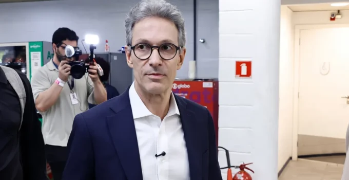 Zema anuncia oposição frontal ao PT e mira mudanças no STF após eleições