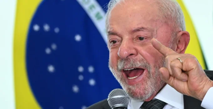 Lula critica