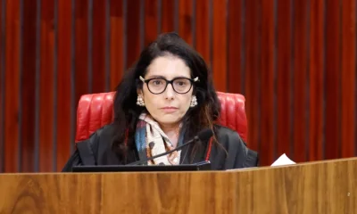 Decisão sobre púlpito de Lula no debate da Globo beneficiou Flávio Bolsonaro, avalia marqueteiro