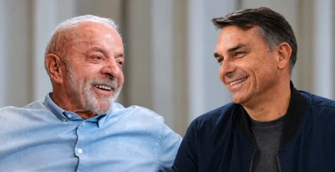 Ronaldo Caiado declara apoio a Flávio Bolsonaro para o segundo turno