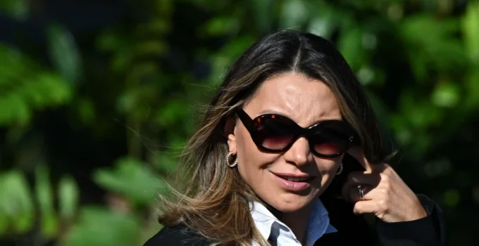Janja rebate Kátia Abreu e afirma que continuará na campanha com apoio de Lula