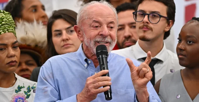Lula eleva o tom e desafia Flávio Bolsonaro sobre votação da PEC do fim da escala 6x1