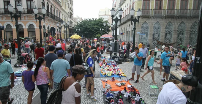 Fim da escala 6x1: Entenda os 8 impactos econômicos que podem afetar empresas e trabalhadores
