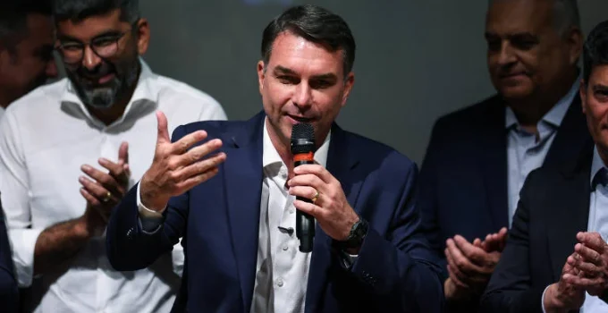 Indicado de Flávio Bolsonaro para a Saúde trata pandemia como 'capítulo superado'