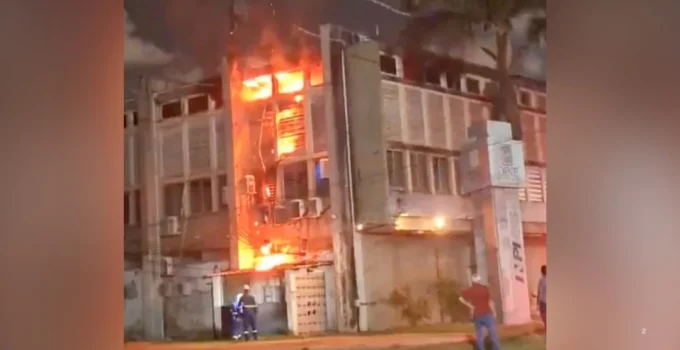 Incêndio atinge prédio na UFPE pela terceira vez em oito dias; PF investigará