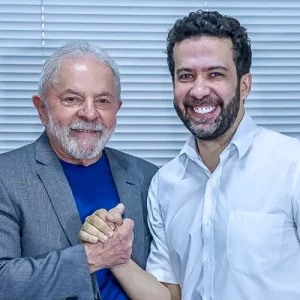 Campanha de Lula usa fake news sobre cortes sociais para reverter placar contra Flávio Bolsonaro