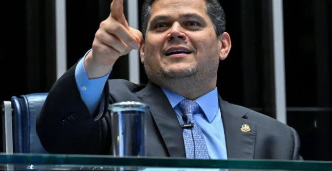 Senado marca votação da PEC do fim da escala 6x1 para quarta-feira (14)