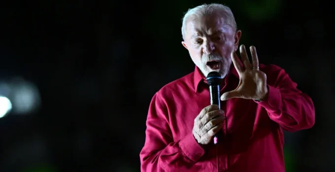 AGU pede direito de resposta à Veja após reportagem sobre financiamento de filme de Lula