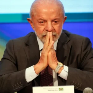 TSE exige que Meta explique tratamento de campanhas de Lula e Bolsonaro