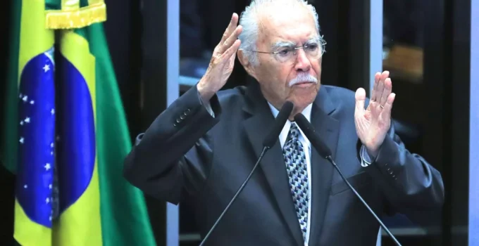 José Sarney segue na UTI após cirurgia para desobstrução intestinal José Sarney segue na UTI após cirurgia para desobstrução intestinal