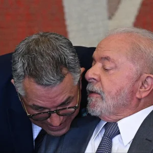 Esquema do Master com fundos de pensão envolveria R$ 1 bilhão em propinas ao PT, diz revista
