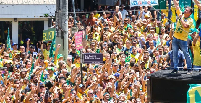 Risco-país do Brasil atinge menor patamar desde 2020 após primeiro turno eleitoral Risco-país do Brasil atinge menor patamar desde 2020 após primeiro turno eleitoral
