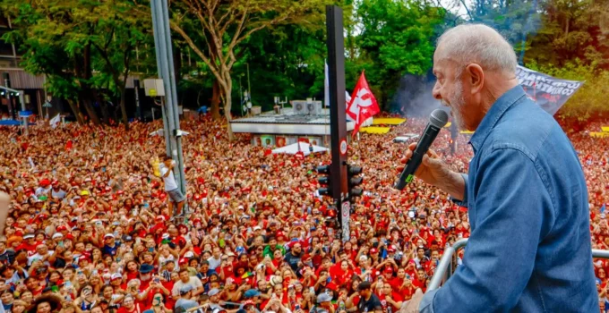 TSE ordena remoção de vídeo que associa ato pró-Lula a uso de drogas