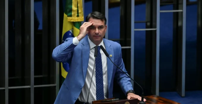 Campanha de Flávio Bolsonaro contesta TSE e acusa canal pró-Lula de burlar fiscalização Campanha de Flávio Bolsonaro contesta TSE e acusa canal pró-Lula de burlar fiscalização