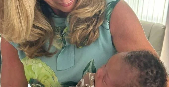 Congelou tecido ovariano aos 17 anos para tratar câncer e se tornou mãe aos 44