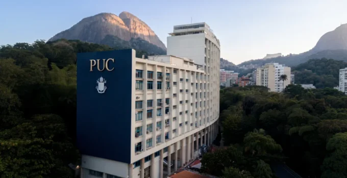 PUC-Rio veta ato estudantil contra governo do PT em meio a polarização política