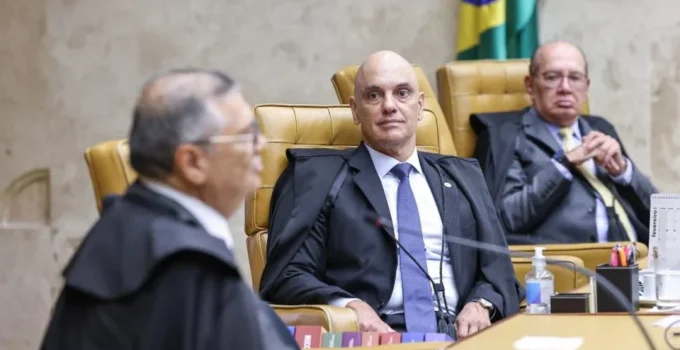 STF busca trégua com a direita após eleição, acendendo alerta sobre politização da Corte STF busca trégua com a direita após eleição, acendendo alerta sobre politização da Corte