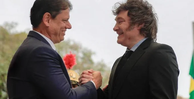 Jornalista brasileiro relata deportação da Argentina após críticas a Javier Milei