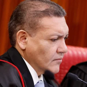 Nunes Marques autoriza reativação imediata do canal "Exército do Lula" no WhatsApp