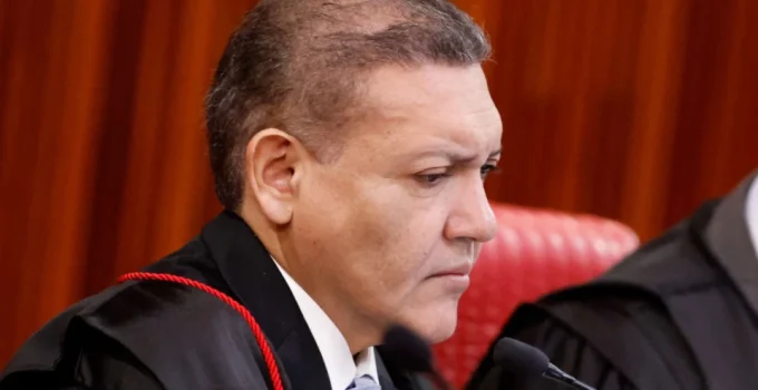 Nunes Marques autoriza reativação imediata do canal "Exército do Lula" no WhatsApp