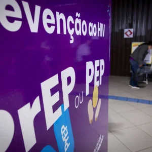 Nova era no tratamento do HIV: primeira paciente no Brasil recebe injeção semestral experimental