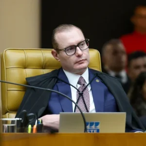 STF dá 48 horas para Anatel explicar falhas em acesso a apps eleitorais