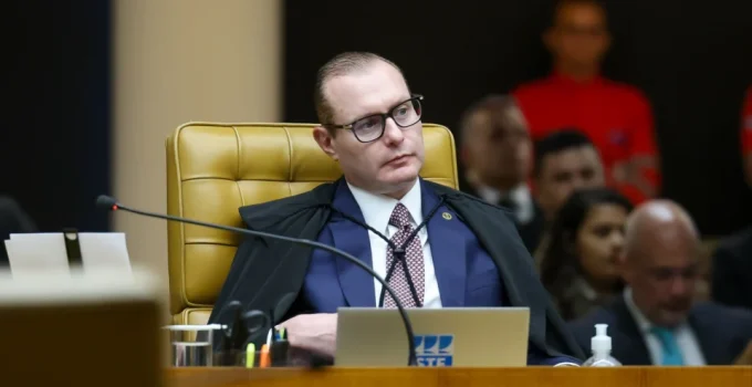 STF dá 48 horas para Anatel explicar falhas em acesso a apps eleitorais