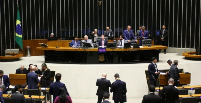 Câmara aprova perdão de dívidas e aumento do teto de faturamento para MEIs