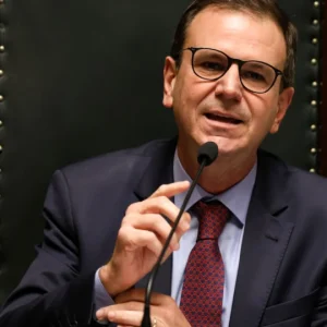 PSD de Paes recorre ao STF para anular vitória de Ruas e forçar segundo turno no Rio