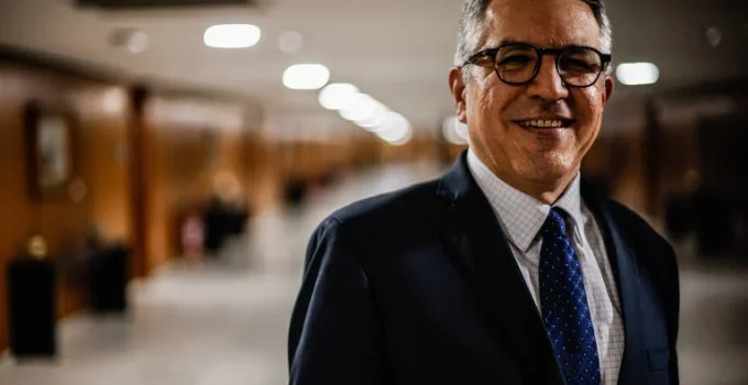 França amplia cobertura vacinal com estratégia que vai além do combate à desinformação