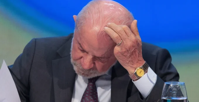Aposta na PEC 6x1: Lula esbarra na rejeição e na complexidade da Classe C