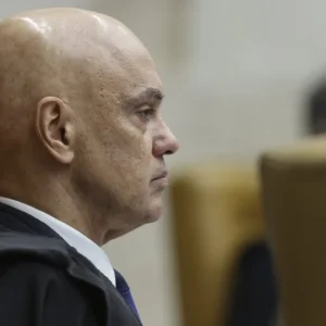Temer sinaliza apoio a Flávio Bolsonaro e alimenta especulações de acordo com STF
