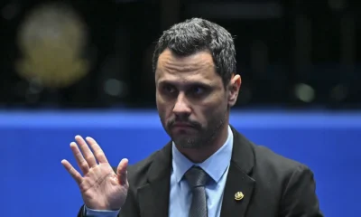 Cleitinho Azevedo passa mal no Senado e cancela agenda com Flávio Bolsonaro