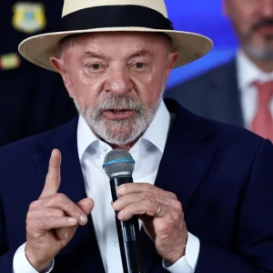 TSE impõe regras à Meta para garantir isonomia entre Lula e Flávio em campanhas