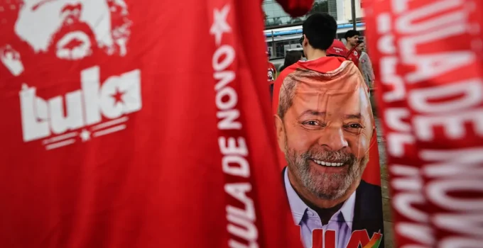 Lula ataca Flávio Bolsonaro e alerta sobre reversão da jornada 6x1
