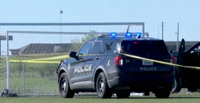 Mulher atropela e mata duas pessoas em partida de futebol no Kansas
