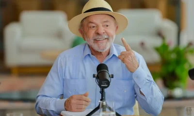 Intelectuais e ex-ministros lançam manifesto em apoio a Lula e criticam projeto de Flávio Bolsonaro