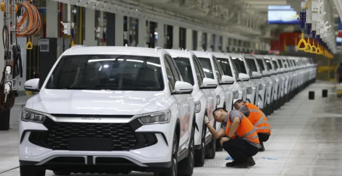 Modelo de produção BYD pode eliminar 90% dos empregos automotivos no Brasil, alerta Stellantis Modelo de produção BYD pode eliminar 90% dos empregos automotivos no Brasil, alerta Stellantis